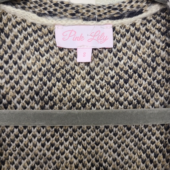 Pink Lily Leopard Print Short Dolman Sleeve Sweater Size Small - Picture 2 of 6